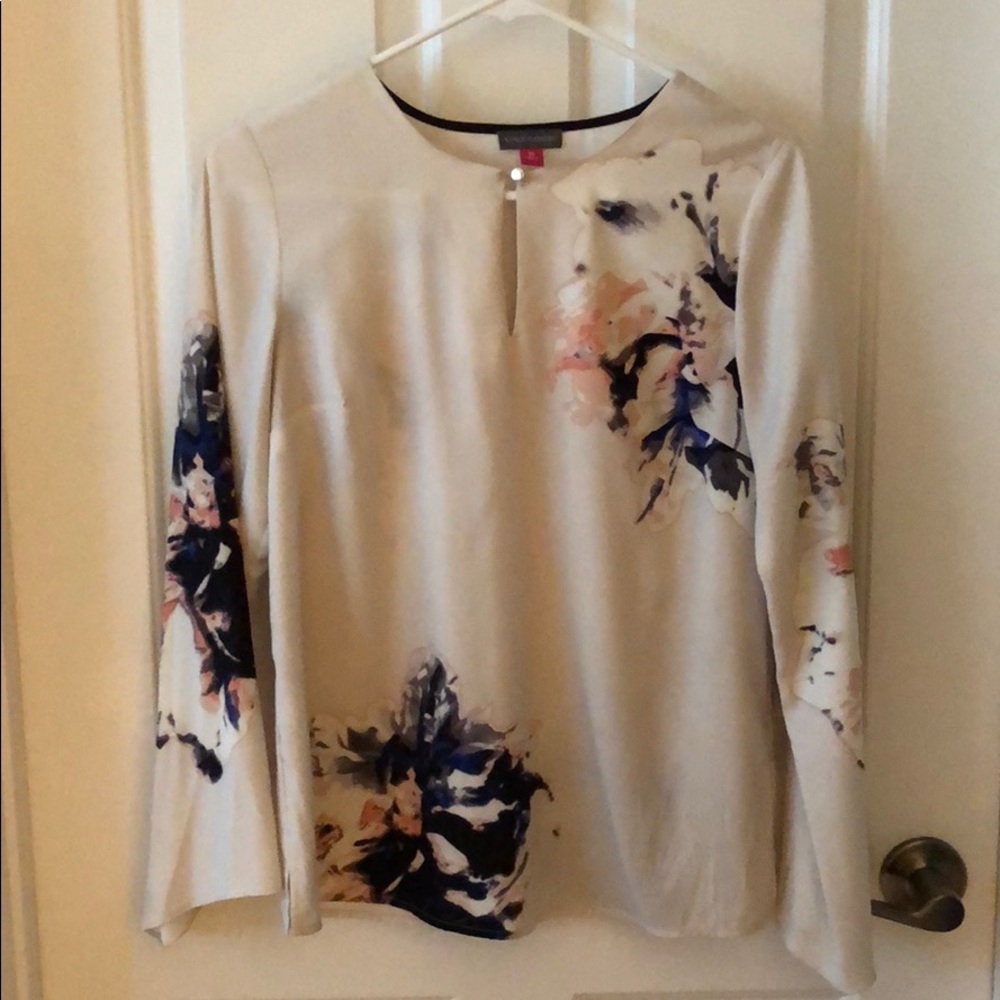 Vince Camuto top